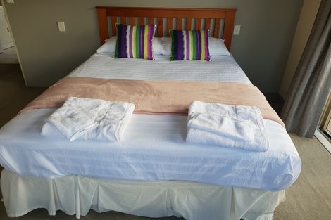 Photo of property in 239 Hill Road, The Gardens, Auckland, 2105