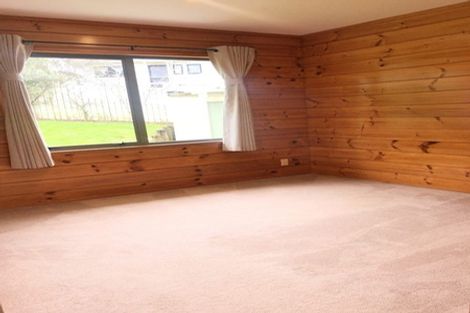 Photo of property in 5 Loughanure Place, Massey, Auckland, 0614