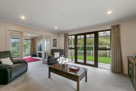 Photo of property in 49 Dowse Drive, Maungaraki, Lower Hutt, 5010
