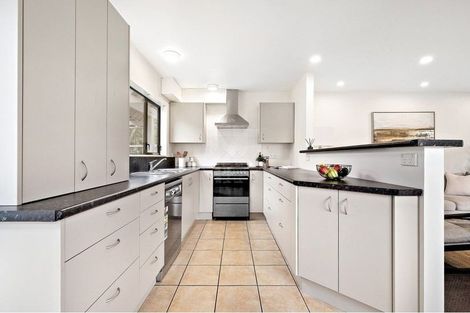 Photo of property in 4 Chamberlain Road, Karori, Wellington, 6012