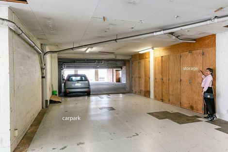 Photo of property in Endeavour Apartments, 18/125u Thorndon Quay, Pipitea, Wellington, 6011