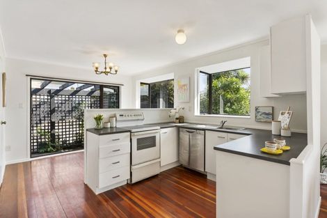 Photo of property in 10b Matipo Road, Mairangi Bay, Auckland, 0630