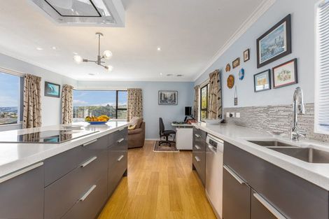 Photo of property in 7 The Top Gallant, Whitby, Porirua, 5024