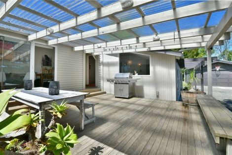 Photo of property in 1238 Peak Road, Helensville, 0875