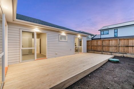 Photo of property in 10 Tarras Road, Kumeu, 0810