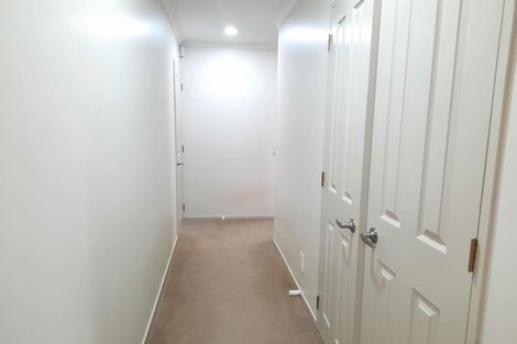 Photo of property in 4 Middlefield Drive, East Tamaki Heights, Auckland, 2016