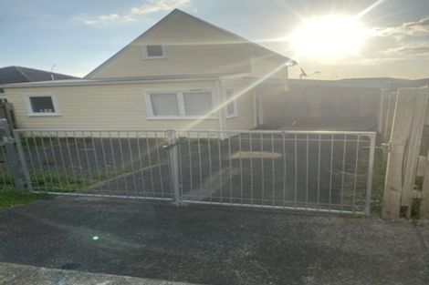 Photo of property in 2/10 Glenora Road, Takanini, 2112