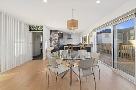 Photo of property in 37a Bradbury Road, Botany Downs, Auckland, 2010
