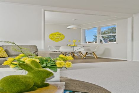 Photo of property in 18 Hatherlow Street, Glenfield, Auckland, 0629