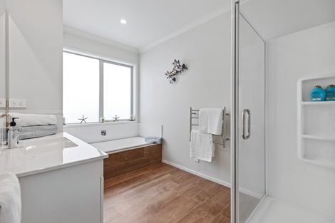 Photo of property in 77 Sandhurst Drive, Papamoa Beach, Papamoa, 3118