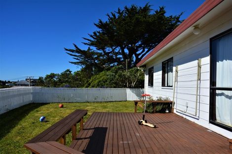 Photo of property in 42a Glanmire Road, Newlands, Wellington, 6037