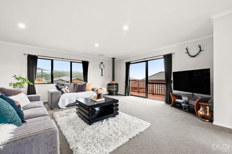 Photo of property in 102 Kirton Drive, Riverstone Terraces, Upper Hutt, 5018