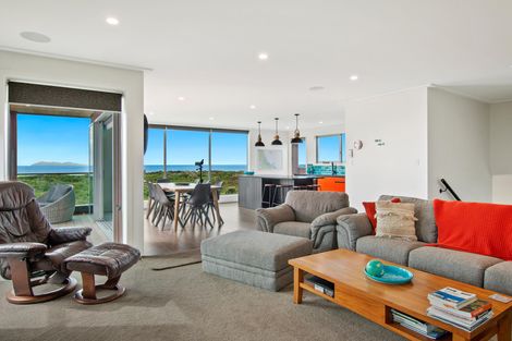 Photo of property in 44 Bway Road, Waihi Beach, 3611