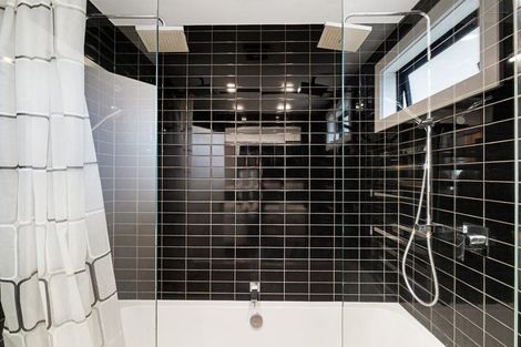 Photo of property in 33b Gill Avenue, Te Atatu Peninsula, Auckland, 0610