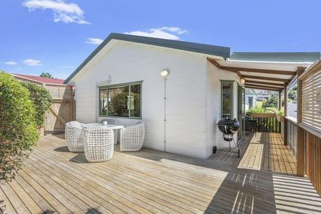 Photo of property in 80 Kamara Road, Glen Eden, Auckland, 0602