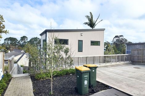 Photo of property in 44b Cyclarama Crescent, Massey, Auckland, 0614