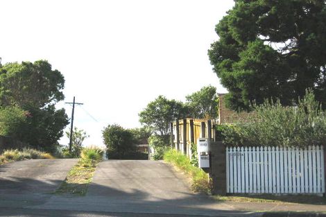 Photo of property in 103b Golf Road, New Lynn, Auckland, 0600