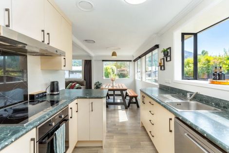 Photo of property in 14 Harvard Grove, Totara Park, Upper Hutt, 5018
