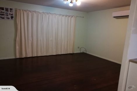 Photo of property in 1b Link Road, Newlands, Wellington, 6037