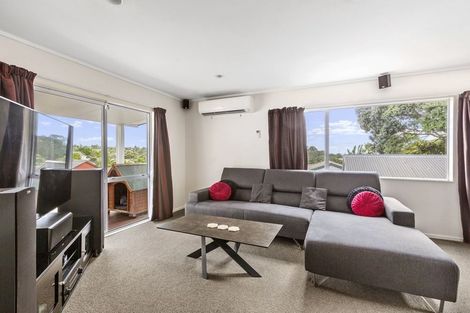 Photo of property in 16 Kearney Place, Massey, Auckland, 0614