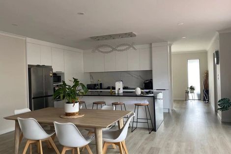 Photo of property in 12 Mamuku Drive, Massey, Auckland, 0614