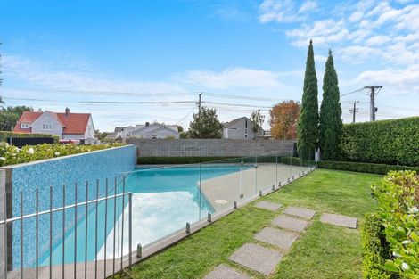 Photo of property in 33a Stanley Point Road, Stanley Point, Auckland, 0624