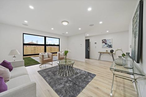 Photo of property in 11 Tawapou Close, Massey, 0614