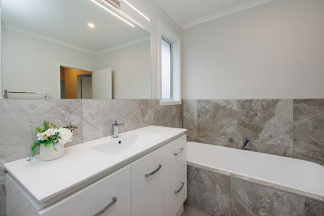 Photo of property in 46 Peppertree Glade, Kelvin Grove, Palmerston North, 4414