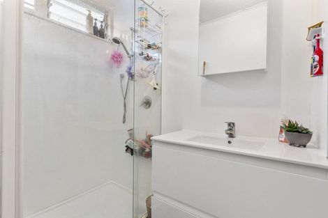 Photo of property in 1/15 Forest Hill Road, Henderson, Auckland, 0612