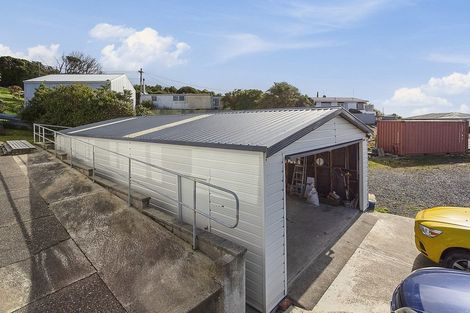 Photo of property in 108 Marine Parade, Bluff, 9814