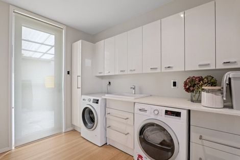 Photo of property in 10 Royds Street, Fendalton, Christchurch, 8014
