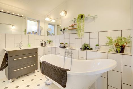 Photo of property in 47 Kings Avenue, Waikuku Beach, 7402