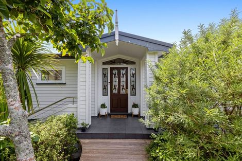 Photo of property in 18a Willis Street, Torbay, Auckland, 0630