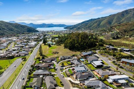 Photo of property in 10 Pukeko Place, Picton, 7220