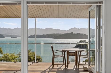 Photo of property in 348 Marine Drive, Charteris Bay, Governors Bay, 8971