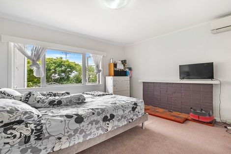 Photo of property in 1/18 Forrest Hill Road, Forrest Hill, Auckland, 0620