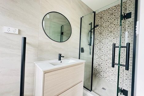 Photo of property in 39 Lawson Creek Street, Massey, Auckland, 0614