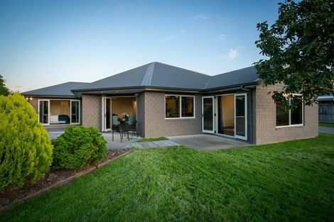 Photo of property in 4 Rose Leigh Drive, Cambridge, 3434