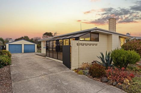 Photo of property in 23 Inwoods Road, Parklands, Christchurch, 8083