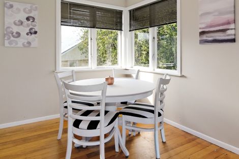 Photo of property in 24 Cutler Street, New Lynn, Auckland, 0600