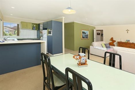 Photo of property in 10 Hillwell Drive, Henderson, Auckland, 0612