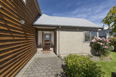 Photo of property in 121 Meadowstone Drive, Wanaka, 9305