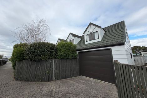 Photo of property in 16 Willowstream Grove, Cloverlea, Palmerston North, 4412