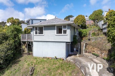 Photo of property in 114 Newlands Road, Newlands, Wellington, 6037