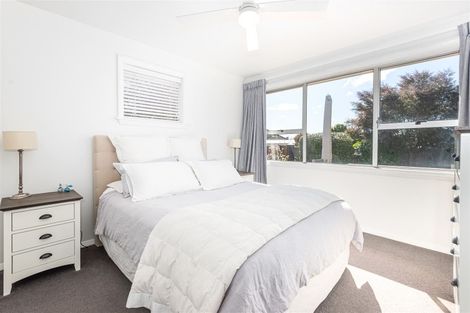 Photo of property in 68 Winters Road, Redwood, Christchurch, 8051