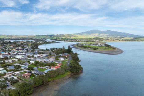 Photo of property in 23 Cliff Street, Raglan, 3225