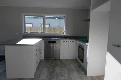 Photo of property in 32 Koru Loop, Paraparaumu, 5032