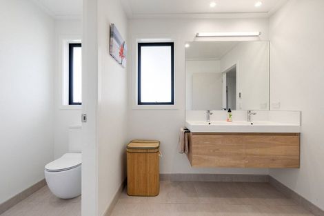 Photo of property in 2 Moemoea Place, Cambridge, 3434