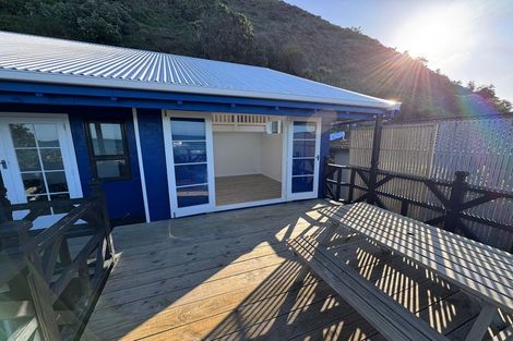Photo of property in 174 Owhiro Bay Parade, Owhiro Bay, Wellington, 6023