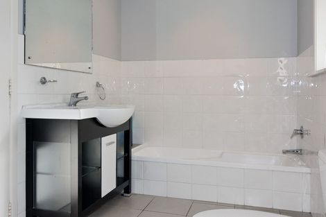 Photo of property in 24 Cutler Street, New Lynn, Auckland, 0600